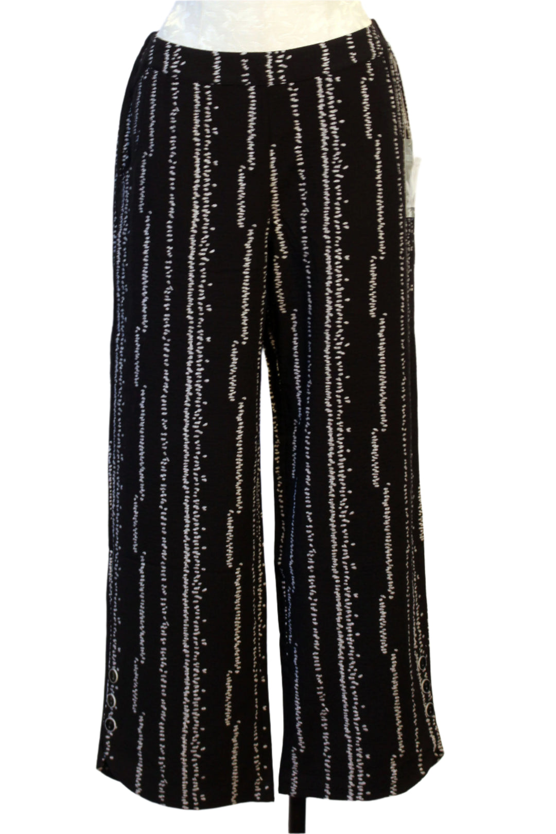 Black Crinkle Crepe Bud Tulip Hem Crop Pant by Habitat
