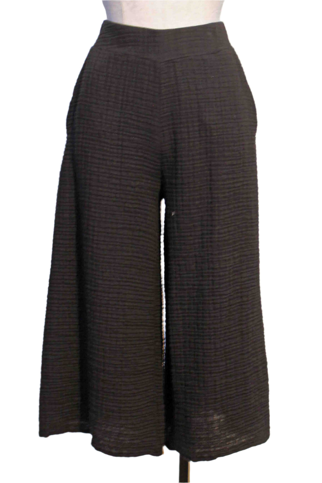 Black Cropped Amma Pant by Kozan