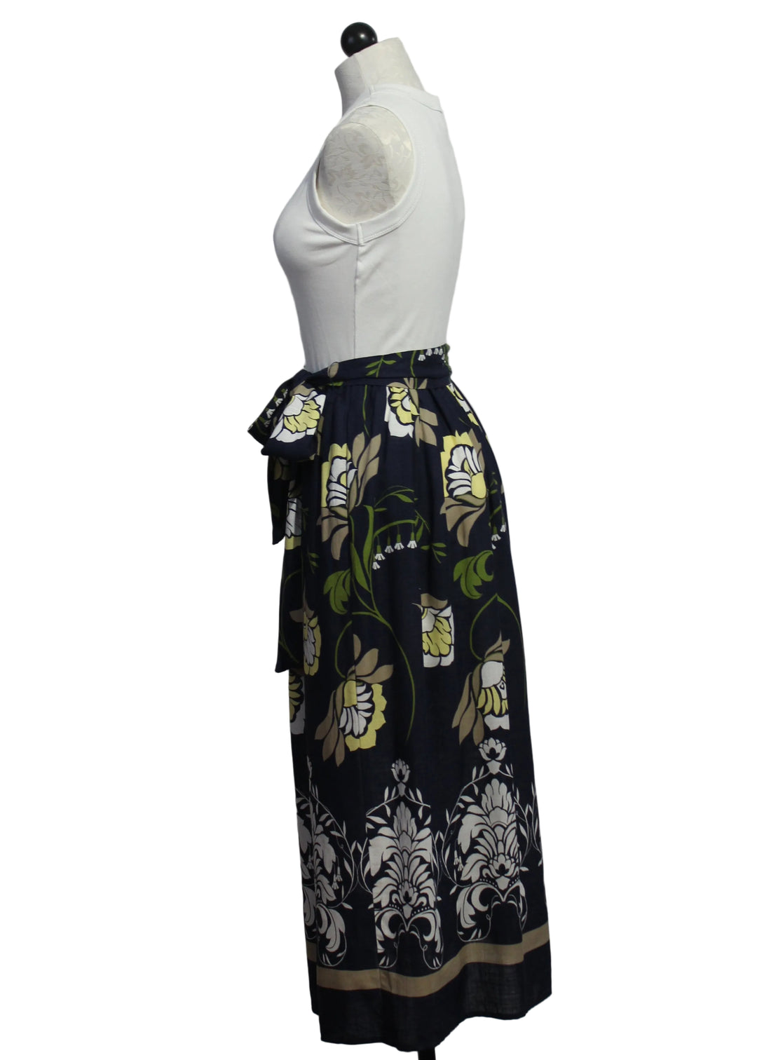 side view of Navy Off White Seline Contrast Midi Dress by Fifteen Twenty