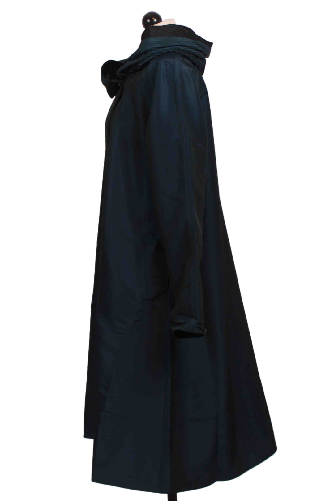 side view of Navy/Black Reversible Pleated Hood Collar Long Length Windbreaker Parisian by UBU