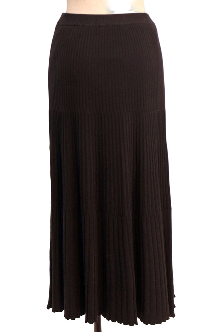 back view of Black Lipez Skirt by Aldo Martins