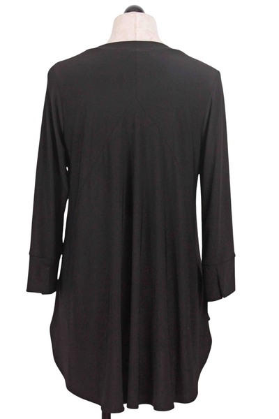 back view of black Top by Reina Lee with Decorative side Zipper on High-Low Hem