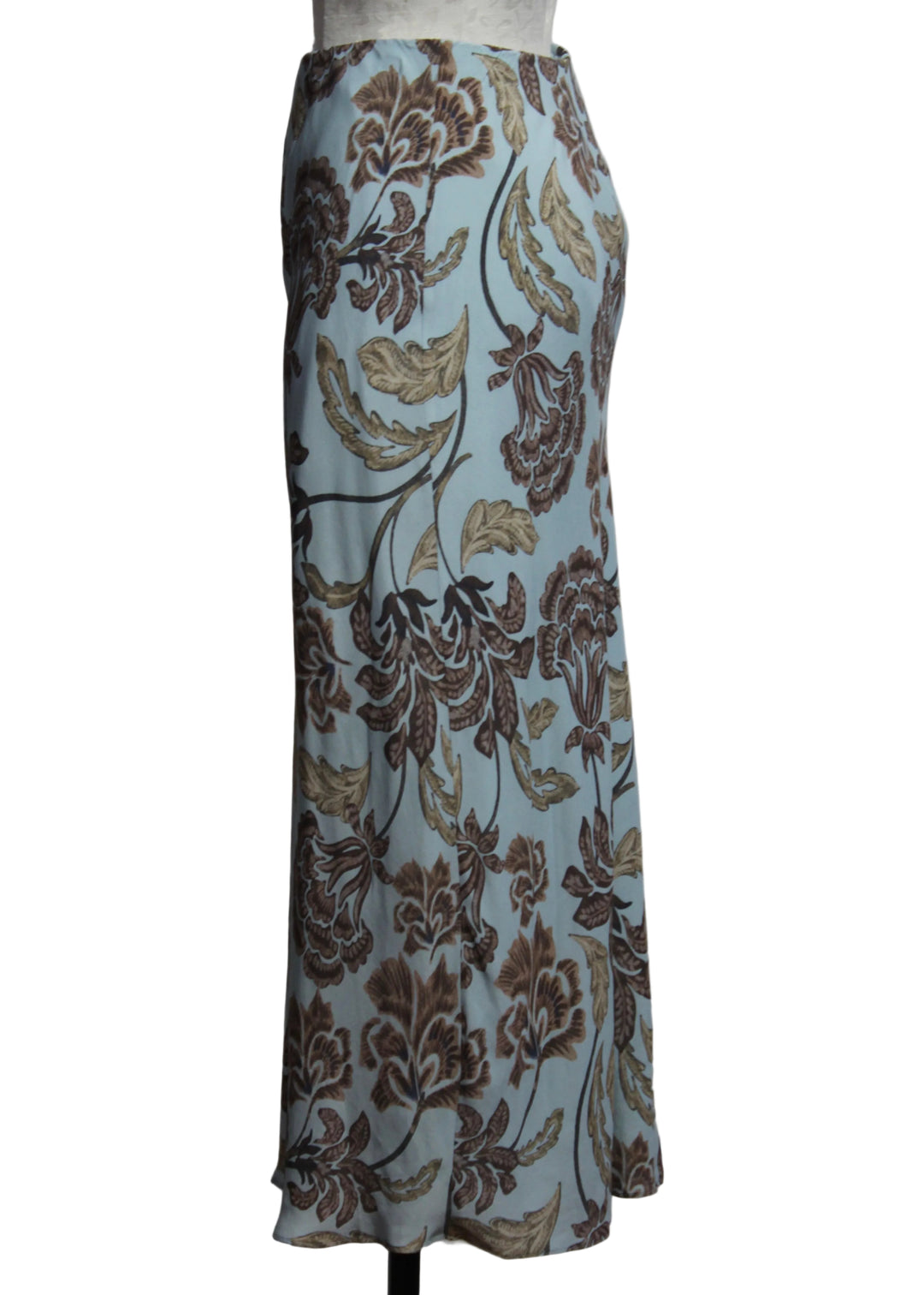 side view of The Jojo Skirt by Favorite Daughter in a Sky Blue Paisley Floral