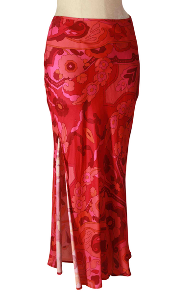 side split detail on the Pink Atroni Print Satin Faena Skirt by Fifteen Twenty