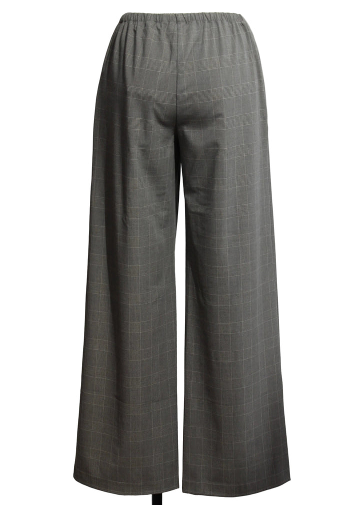 back view of The Pull-On Trouser by Good American in the Mini Plaid 
