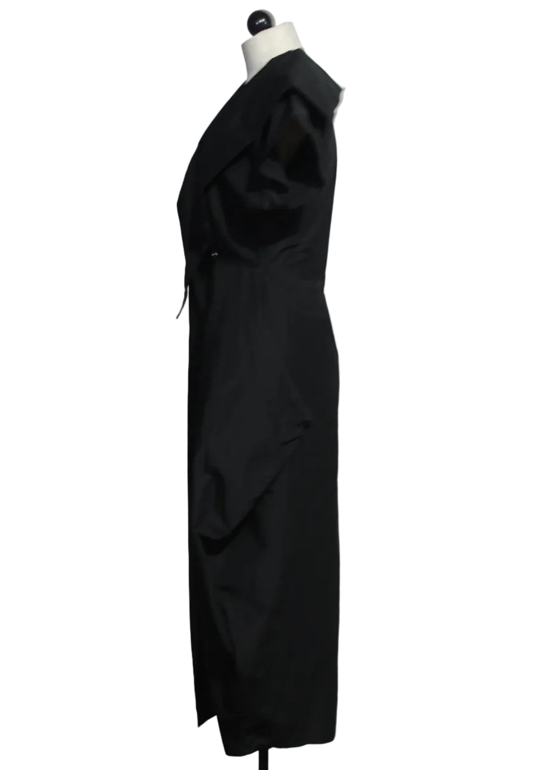 side view of Preto colored Alda Sleeveless Dracket by Kozan 