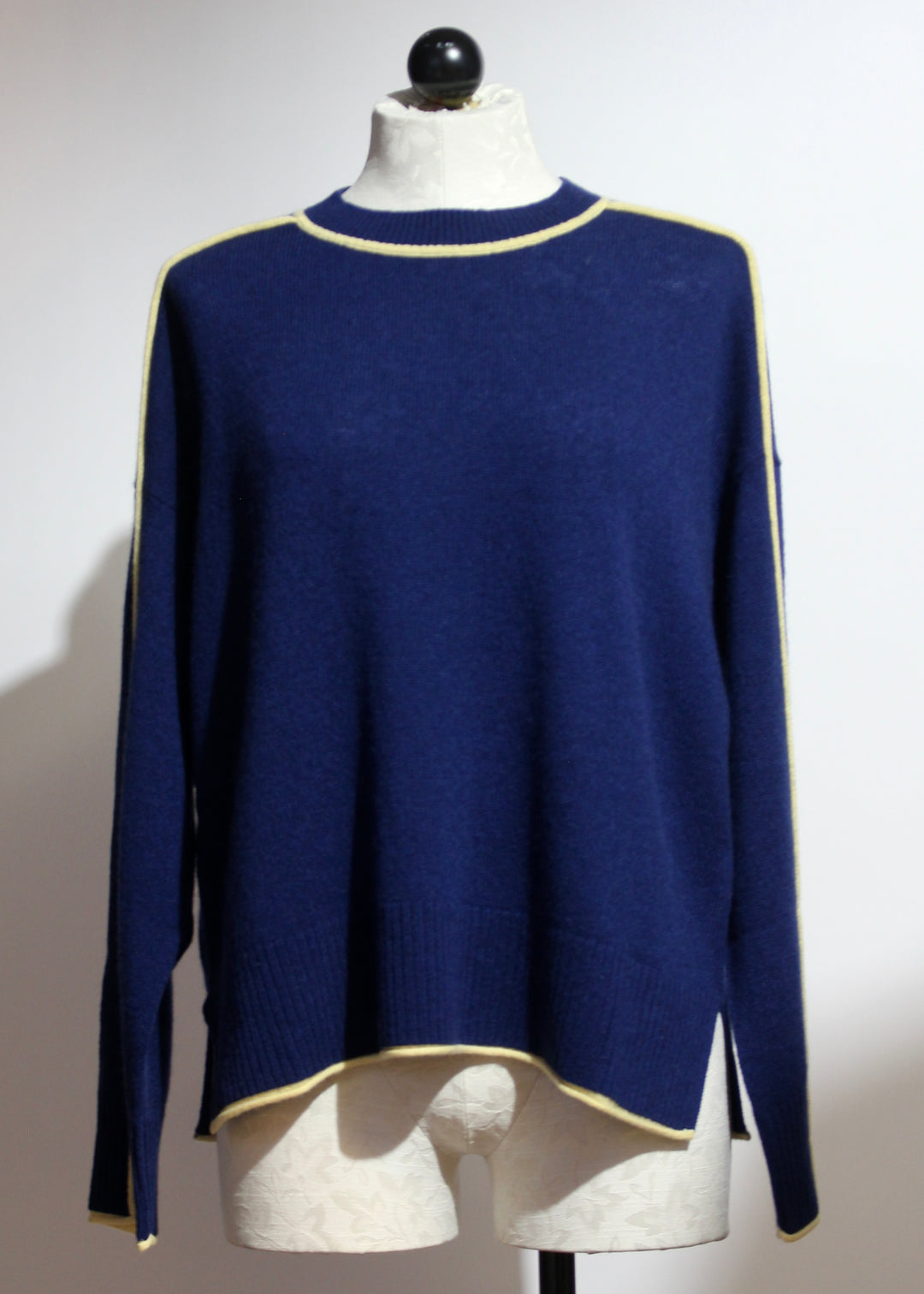 Cashmere Eliana Crew Sweater with Tipping-Alashan Cashmere