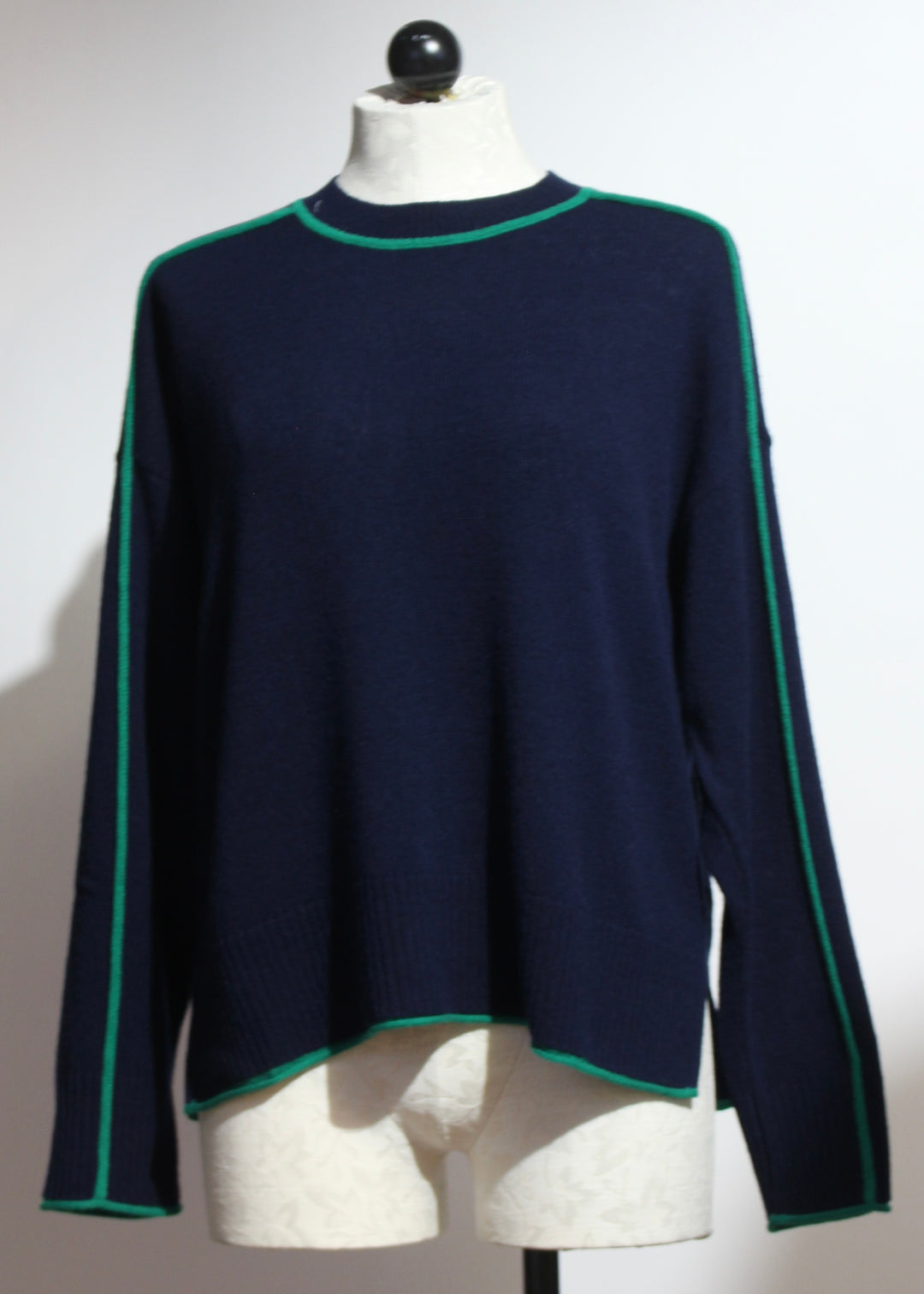 Cashmere Eliana Crew Sweater with Tipping-Alashan Cashmere