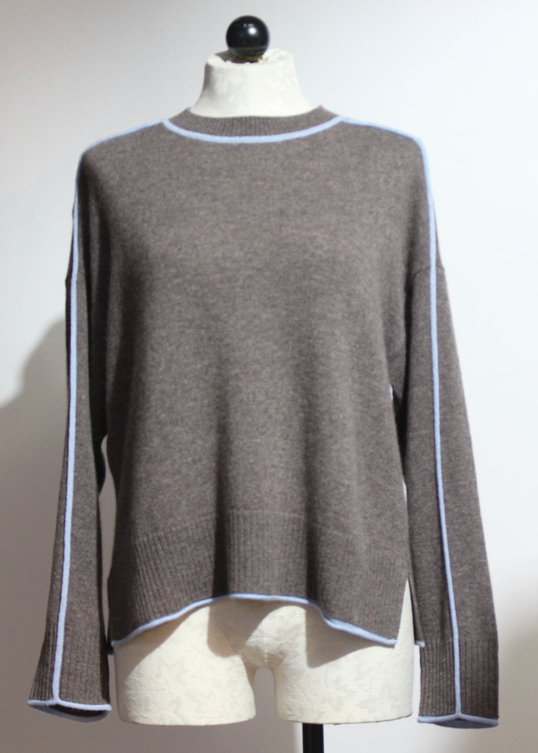 Cashmere Eliana Crew Sweater with Tipping-Alashan Cashmere