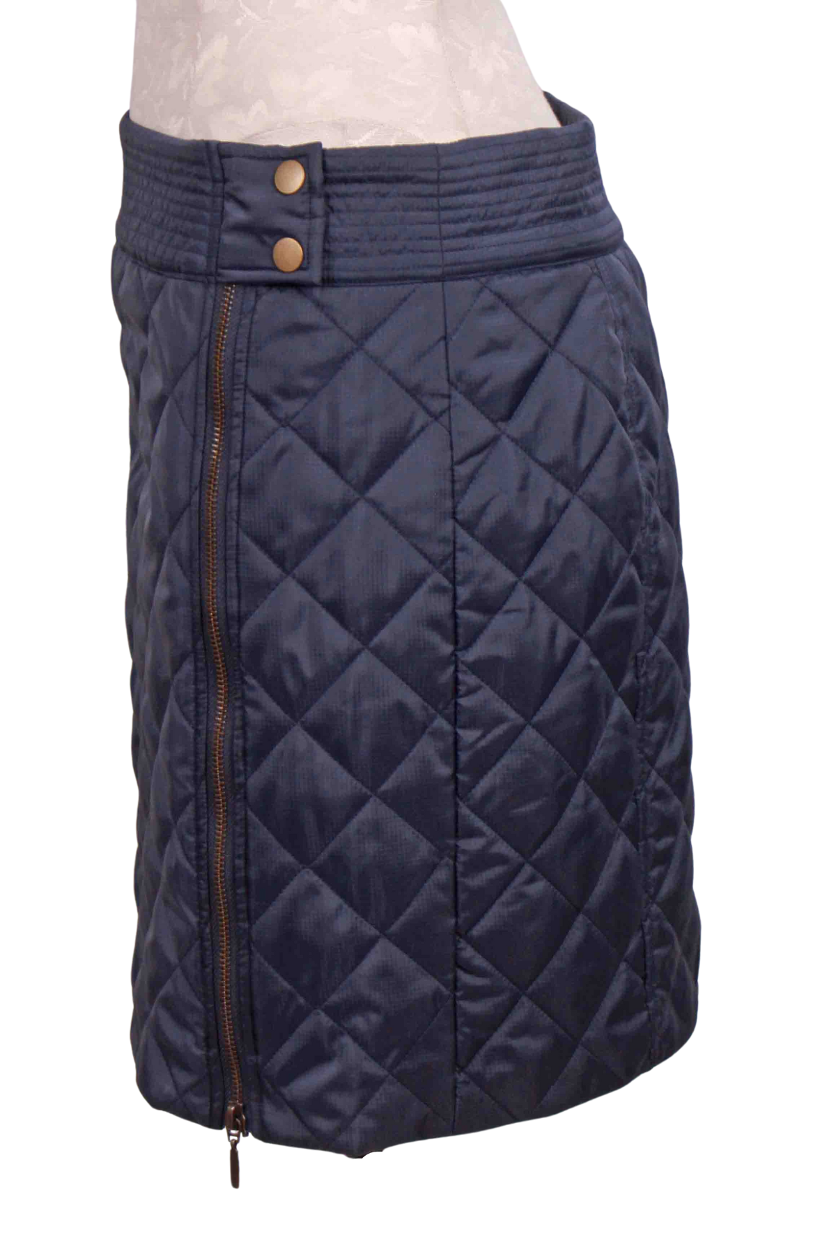 side view of Midnight Navy colored Quilted Jette Skirt by Marie Oliver