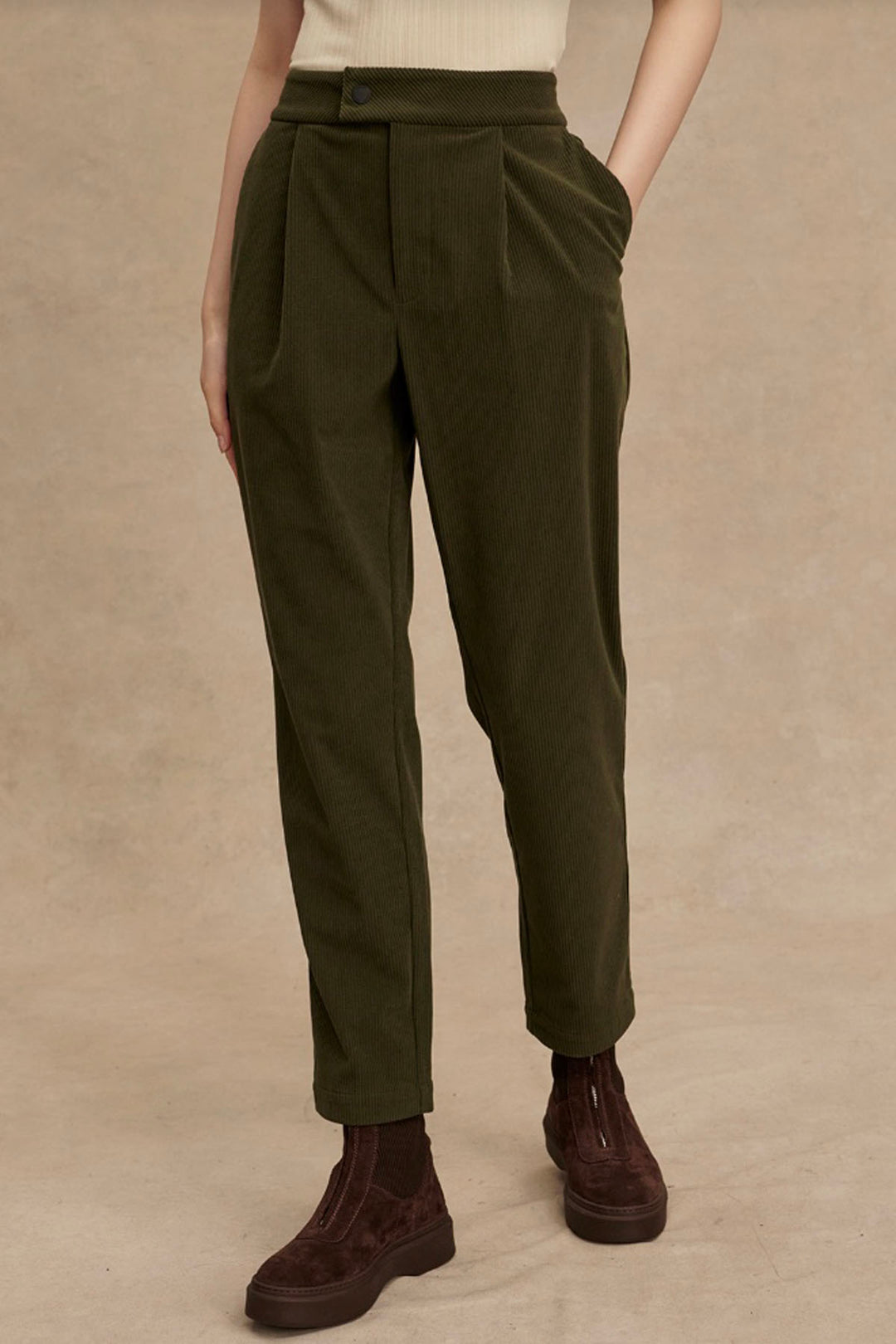 Nell Reg Tapered Leg 27" Pant  by Varley in Forest Night