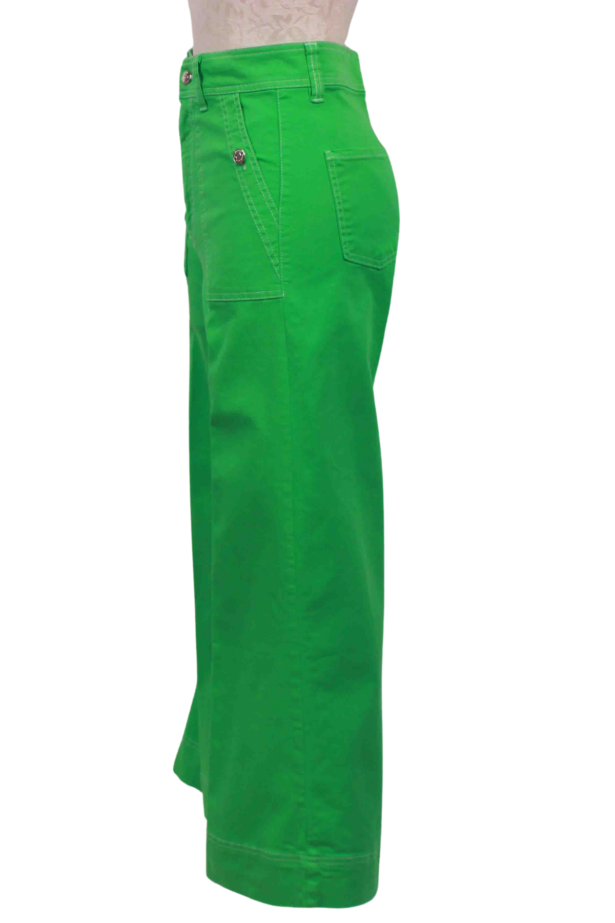 side view of Noa Green Trouser by Vilagallo