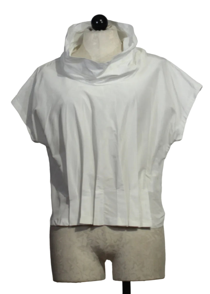White The Kiff Top by Kozan
