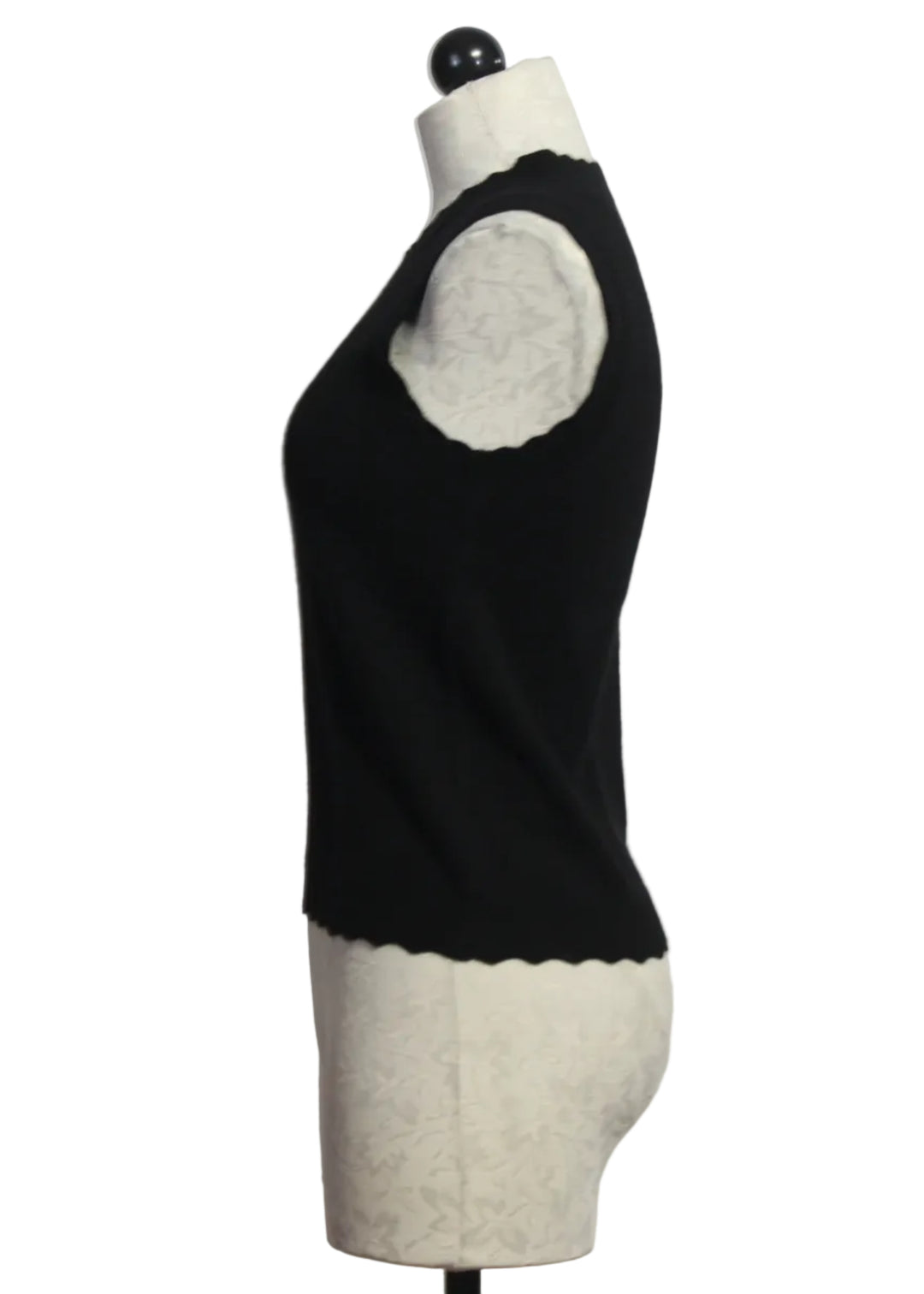 side view of Cashmere Black Lou Shell by Cartolina 