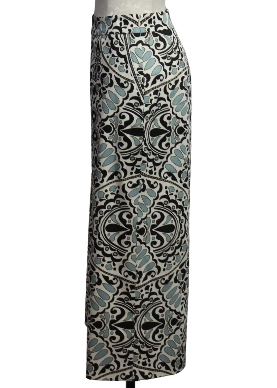 side view of the Flor Medallion Print Salida Culotte Pants by Cartolina 