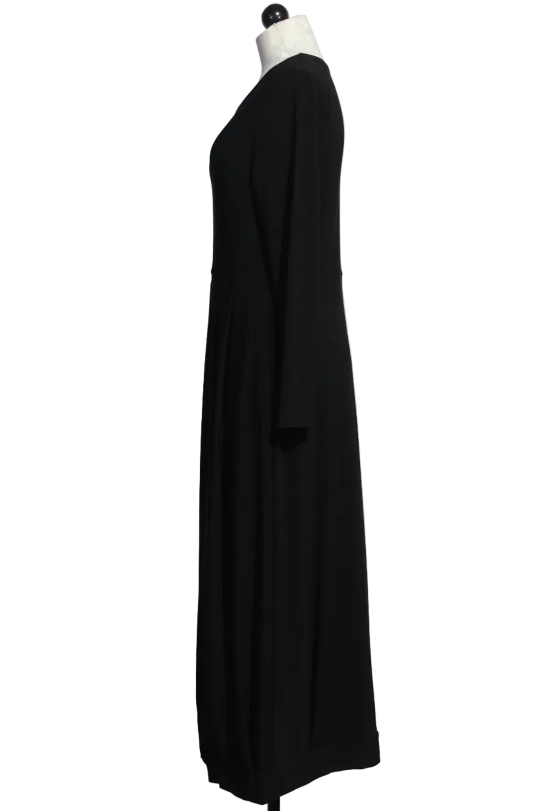 side view of The Black Stretch Jersey Diana Dress by Kozan 