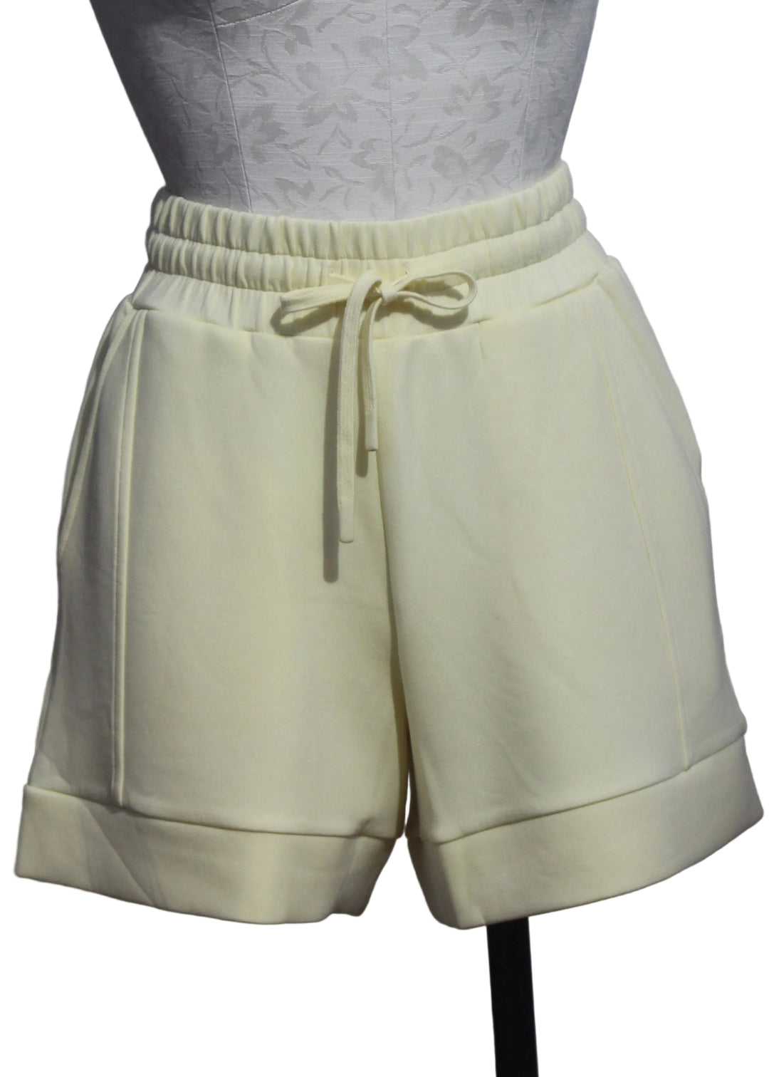 The Anise Flower Atrium High Rise Short 4.5 by Varley 
