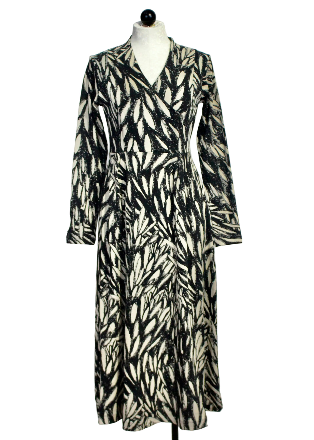 The Eba GOTS Dress by SKFK in the Leaves Print