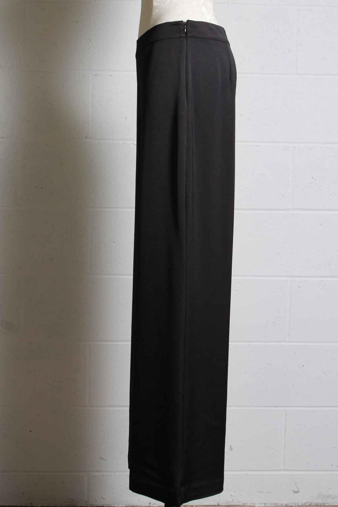 side view of black Long Wide Leg Weekend Pant By Trina Turk